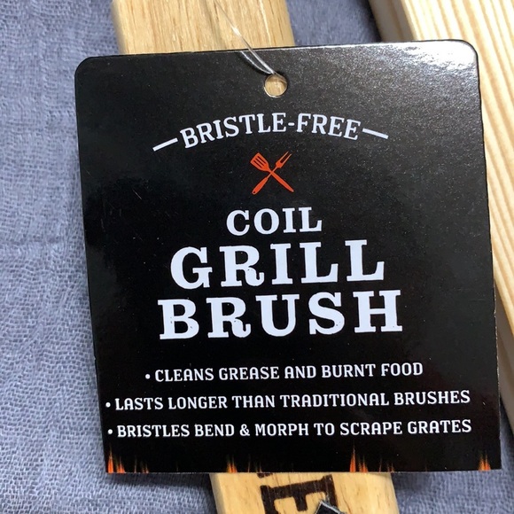 Set of 2 grill scraper and grill brush. - Picture 7 of 7